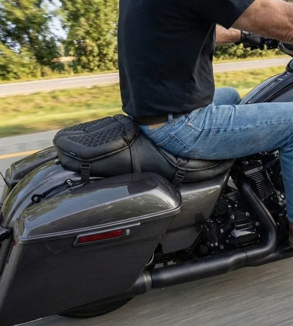 Das Kissen während der Fahrt